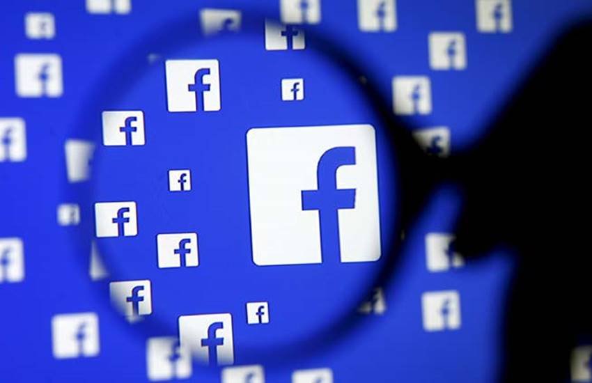 ब्रिटिश कन्सल्टिंग कंपनी कैम्ब्रिज एनालिटिका पर आरोप लगा है कि उसने पांच करोड़ फेसबुक यूजरों का डेटा बिना अनुमति के जमा किया। ब्रिटिश कन्सल्टिंग कंपनी कैम्ब्रिज एनालिटिका पर आरोप लगा है कि उसने पांच करोड़ फेसबुक यूजरों का डेटा बिना अनुमति के जमा किया।