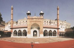 खतरे में है विरासत