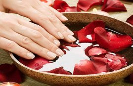 rose water, rose water uses in hindi, rose water benefits in hindi, gulab jal ke fayde, rose water toner in hindi, rose water for inflamation in hindi, rose water for moisturise in hindi, beauty benefits of rose water, skin care with rose water, skin care tips in hindi, lifestyle news in hindi, jansatta