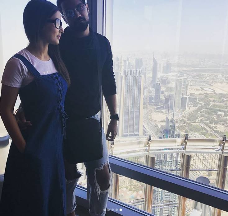 Hina khan with rocky, hina khan with her love, hina khan boyfriend, hina khan holidays, hina khan show, Rocky jaiswal,Hina Khan, Hina,Dubai, Burj Khalifa, bigg boss"