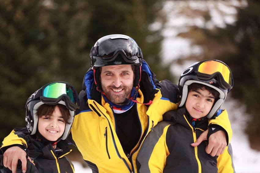 Hrithik Roshan, Hrithik Roshan mom, Hrithik Roshan family, Hrithik Roshan pics, Hrithik Roshan photos, Hrithik Roshan pictures, Pinky Roshan, Pinky Roshan pics, Pinky Roshan photos, Pinky Roshan pictures, Pinky Roshan in gym, Pinky Roshan gym pics, Weightlifting At Age of 65, Hrithik Roshan Mom Pinky Roshan, Pinky Roshan is Doing, photo gallery