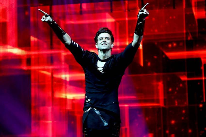 Ranbir Kapoor, Salman Khan, Hrithik Roshan, Sonakshi Sinha, Ranveer Singh, Katrina Kaif, Priyanka Chopra, Akshay Kumar, Shah Rukh Khan, Ranveer Singh Will Charge, Charge 5 Crores, 5 Crores For Performing, 15 Minutes at IPL 2018, Know Others Fees, actor fee, actress fee, fee for private functions, actress fee list, actors fee list, ipl 11, ipl, ipl opening ceremony 2018, ipl opening ceremony 11, photo gallery