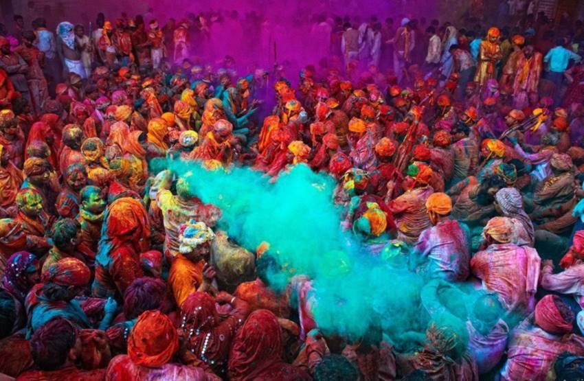 holi, holi 2018, happy holi, happy holi 2018, holi images, holi wishes, happy holi images, holi news, holi 2018 india, bollywood celebrities wishes in hindi, bollywood actors holi, bollywood celebrities holi wishes, amitabh bachchan, juhi chawla, imran hashmi, priyanaka chopra, ayushman khurrana, jansatta