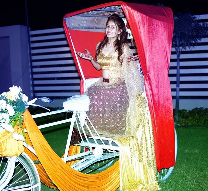 "kanika tripathi, divyanka tripathi, agneepath, kanika tripathi agneepath, divyanka sister, diya aur baati hum, diya aur baati hum 2, hrithik sister agneepath, kanika hrithik sister, diya aur baati hum off air, diya aur baati hum star plus, diya aur baati hum new season, kanika tripathi diya aur baati hum, kanika divyanka diya aur baati, television news, entertainment updates