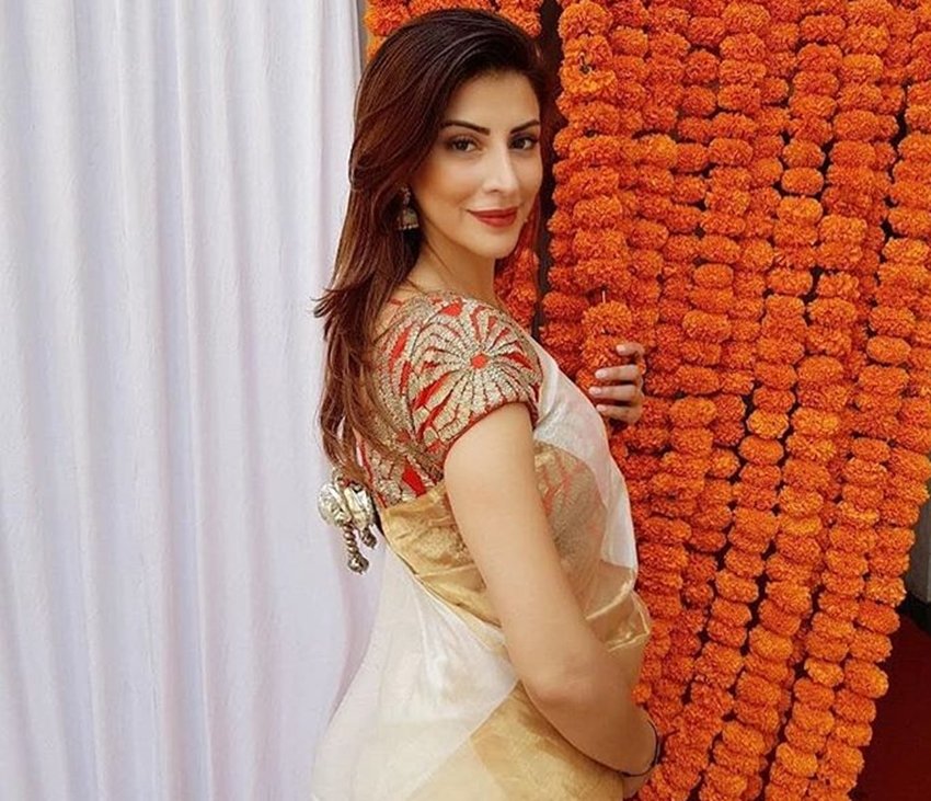 karishma kotak ipl, karishma kotak photos, karishma kotak bigg boss, karishma kotak kushal relationship, karishma kotak latest photoshoot
