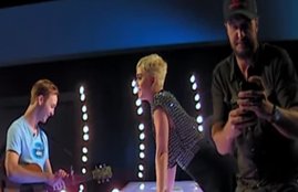 katy perry, american idol, katy perry kisses contestant, katy perry kiss, katy perry kiss contestant on american idol, twitter reaction, jansatta, entertainment news, bollywood news