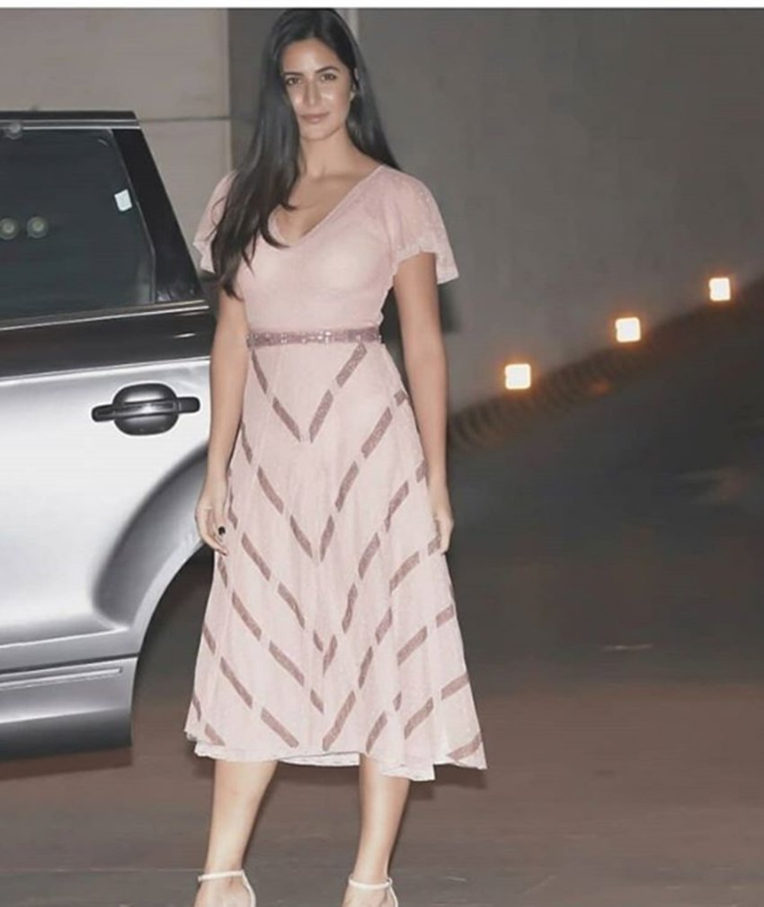 Ambani family,Mumbai, Siddhivinayak Temple, engagement ceremony, billionaire Mukesh Ambani, Akash Ambani, Shloka Mehta, Goa. Shloka, Russell Mehta, Nita Ambani, Mukesh Ambani, Reliance Industries, Shloka Mehta, Rosy Blue Diamonds, world's largest diamond trading companies, Bollywood News, Bollywood News in Hindi, News in Hindi, Entertenment news in Hindi, crime news, naitonal news, international news, trending news, twitter news, Viral story in Hindi, Latest news in Hindi, Jansatta