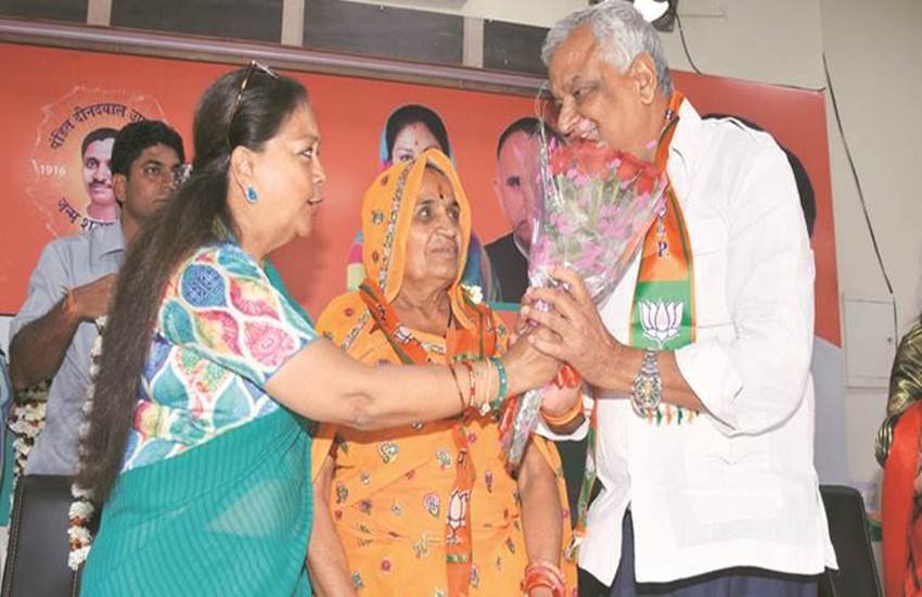 किरोड़ीलाल मीणा ने रविवार को ही बीजेपी में घर वापसी की और पार्टी ने उसी दिन राज्यसभा का टिकट थमा दिया।