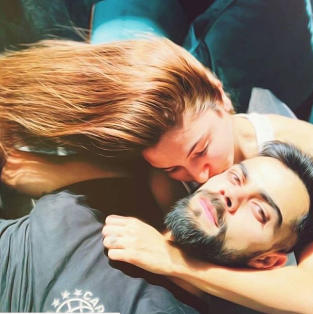 virat kohli,anushka sharma,varun dhawan,anushka sharma pregnant,sui dhaaga,virat kohli twitter,entertainment"