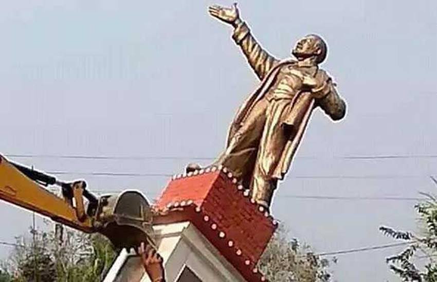 rashtriya swayamsevak sangh, agyeya, hindi poet agyeya, Statue vandalism, statue of lenin, vladimir lenin, ambedkar statue, shyama prasad mukherji statue, Statue vandalism in tripura, Statue vandalism in bengal, Statue vandalism in india, what agyeya said about rss, rss, hinduism, nationalism, nationalism in india, nationalism meaning, bjp, blog, jansatta