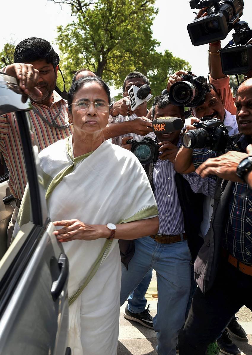 Trinmool Congress President, Mamta Banerjee, Anti BJP Front, Akhilesh Yadav, Mayawati, Sharad Pawar, BJP MP, Yashwant Sinha, Shtrughan Sinha, BJP Rebel