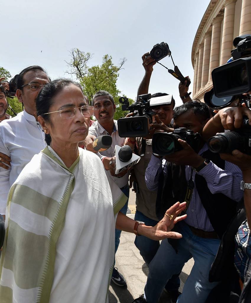 Trinmool Congress President, Mamta Banerjee, Anti BJP Front, Akhilesh Yadav, Mayawati, Sharad Pawar, BJP MP, Yashwant Sinha, Shtrughan Sinha, BJP Rebel