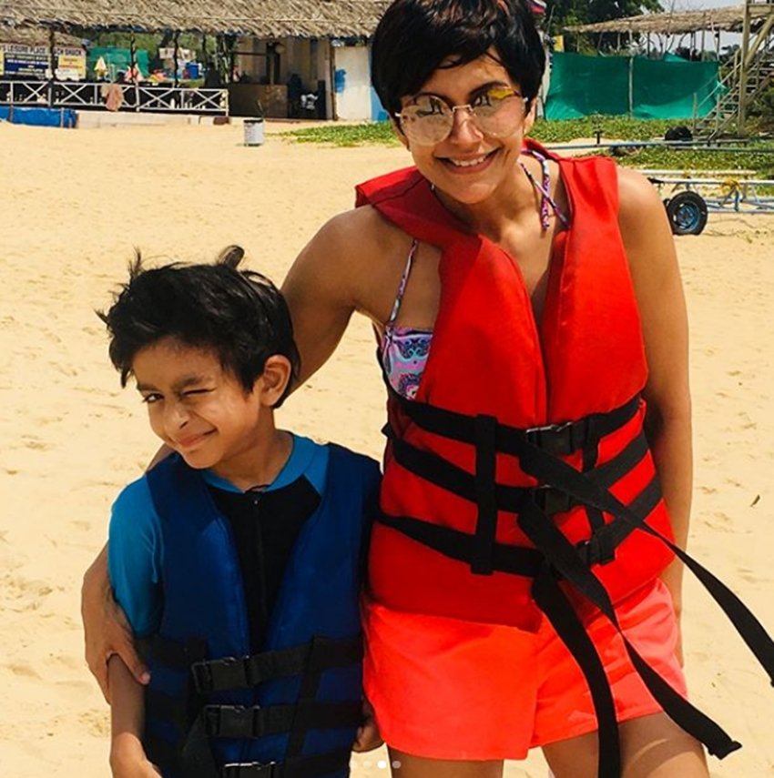 Mandira bedi, mandira bedi on trollers, mandira bedi bikini photo, goa, Mandira bedi movie, Mandira bedi serial, Mandira bedi marrige