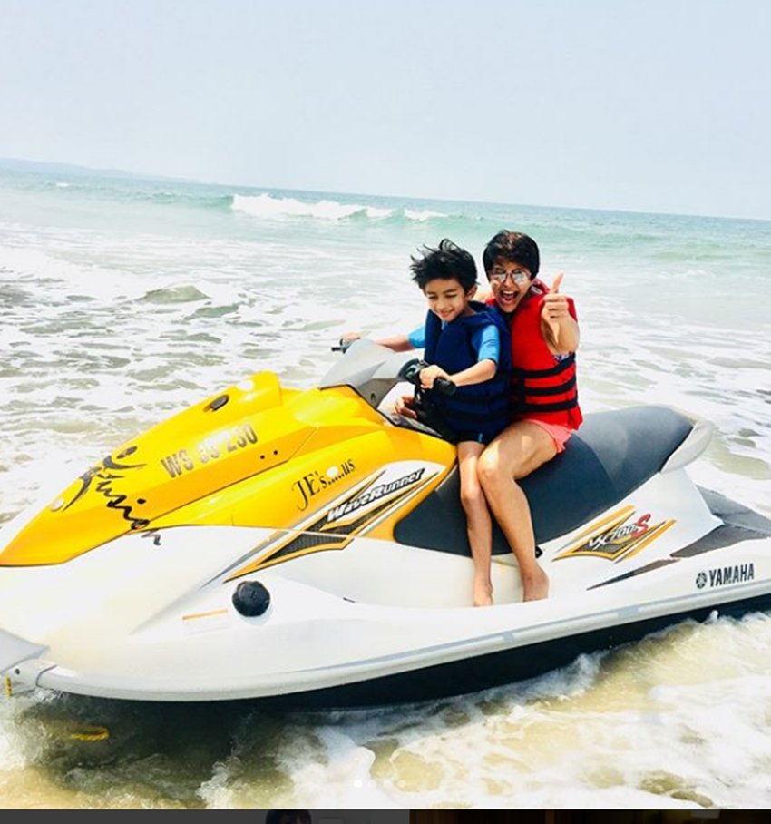 Mandira bedi, mandira bedi on trollers, mandira bedi bikini photo, goa, Mandira bedi movie, Mandira bedi serial, Mandira bedi marrige