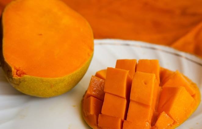 mangoes, mangoes meaning in hindi, mangoes benefits and side effects in hindi, mangoes benefits for diabetes in hindi, mangoes benefits for skin in hindi, benefits of eating mangoes during pregnancy in hindi, benefits of eating mangoes while pregnant in hindi, health news in hindi, jansatta