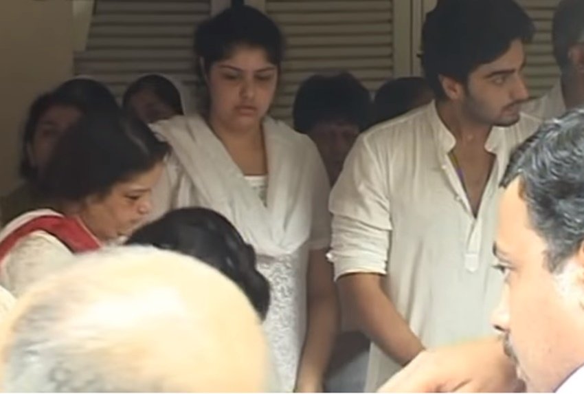 Mona Shourie Kapoor, Mona Shourie Kapoor photos, Mona Shourie Kapoor funeral, Mona Kapoors FUNERAL, Mona Shourie Kapoor funrel photos, Mona Shourie Kapoor Boney Kapoor wife, Boney Kapoor, Boney Kapoor wife mona kapoor, arjun kapoor, actor arjun kapoor, Boney Kapoor, sridevi, Boney Kapoor, janhavi kapoor, anshula kapoor, khushi kapoor, anil kapoor, sonam kapoor, entertainment, jansatta
