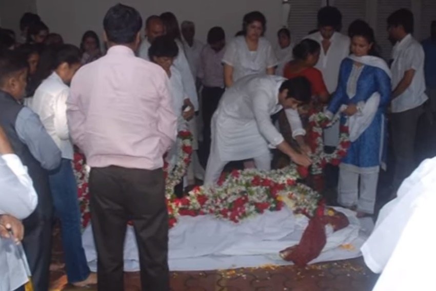 Mona Shourie Kapoor, Mona Shourie Kapoor photos, Mona Shourie Kapoor funeral, Mona Kapoors FUNERAL, Mona Shourie Kapoor funrel photos, Mona Shourie Kapoor Boney Kapoor wife, Boney Kapoor, Boney Kapoor wife mona kapoor, arjun kapoor, actor arjun kapoor, Boney Kapoor, sridevi, Boney Kapoor, janhavi kapoor, anshula kapoor, khushi kapoor, anil kapoor, sonam kapoor, entertainment, jansatta