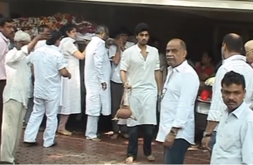 Mona Shourie Kapoor, Mona Shourie Kapoor photos, Mona Shourie Kapoor funeral, Mona Kapoors FUNERAL, Mona Shourie Kapoor funrel photos, Mona Shourie Kapoor Boney Kapoor wife, Boney Kapoor, Boney Kapoor wife mona kapoor, arjun kapoor, actor arjun kapoor, Boney Kapoor, sridevi, Boney Kapoor, janhavi kapoor, anshula kapoor, khushi kapoor, anil kapoor, sonam kapoor, entertainment, jansatta