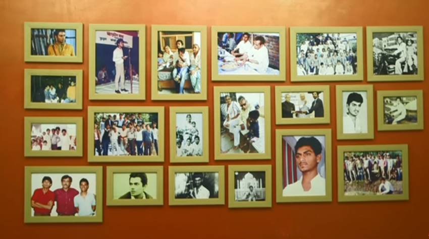 इस कमरे में नवाजुद्दीन के बचपन की कुछ तस्वीरें लगी हैं, जिनसे उनकी कई यादें जुड़ी हैं।