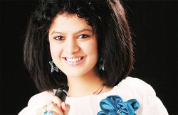 मशहूर सिंगर पलक मुछल के भाई पर ऑर्गनाइजर को झापड़ मारने का आरोप, केस दर्ज