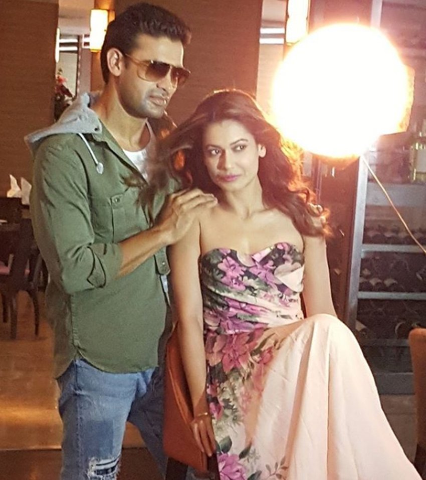 Bigg boss contestent, bigg boss payal rohatgi, bigg boss sangram singh, bigg boss payal and sangram, payal anf sangram wedding, payal and sangram photoshoot