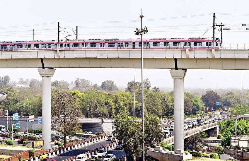 दिल्लीवासी कल शाम से मेट्रो की पिंक लाइन पर सफर का लुत्फ ले सकेंगे। (Photo Source-PTI)