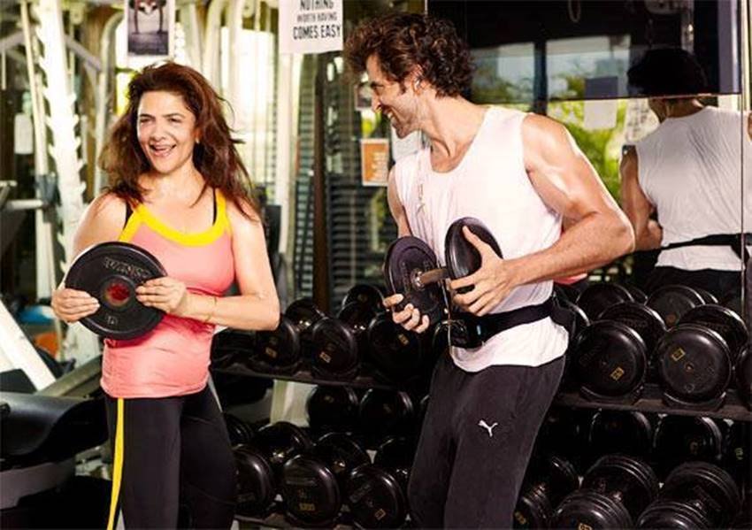 Hrithik Roshan, Hrithik Roshan mom, Hrithik Roshan family, Hrithik Roshan pics, Hrithik Roshan photos, Hrithik Roshan pictures, Pinky Roshan, Pinky Roshan pics, Pinky Roshan photos, Pinky Roshan pictures, Pinky Roshan in gym, Pinky Roshan gym pics, Weightlifting At Age of 65, Hrithik Roshan Mom Pinky Roshan, Pinky Roshan is Doing, photo gallery
