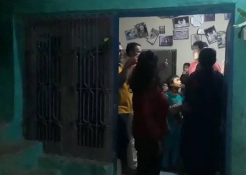 Police Raids, Police Raids news, Police Raids pics, Police Raids photos, Police Raids in mp, Police Raids in panna, Red Light, Red Light in mp, Red Light pics, Red Light photos, Red Light area, Red Light Area pics, Red Light Area photos, Red Light Area pictures, Panna District, Panna District news, photo gallery