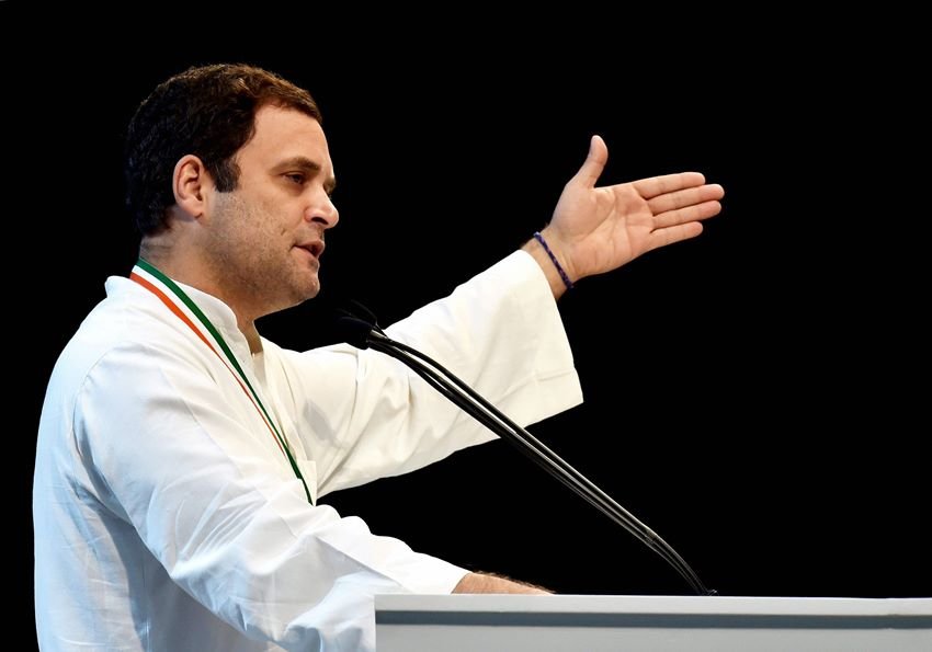 कांग्रेस अध्यक्ष राहुल गांधी ने कहा कि भाजपा के लोग सोचते हैं कि वे जनता से ऊपर हैं। (Photo: PTI)