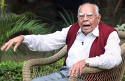 चाहता हूं ममता बनर्जी की अगुवाई में तीसरा मोर्चा नरेंद्र मोदी को सत्ता से बाहर करे- राम जेठमलानी