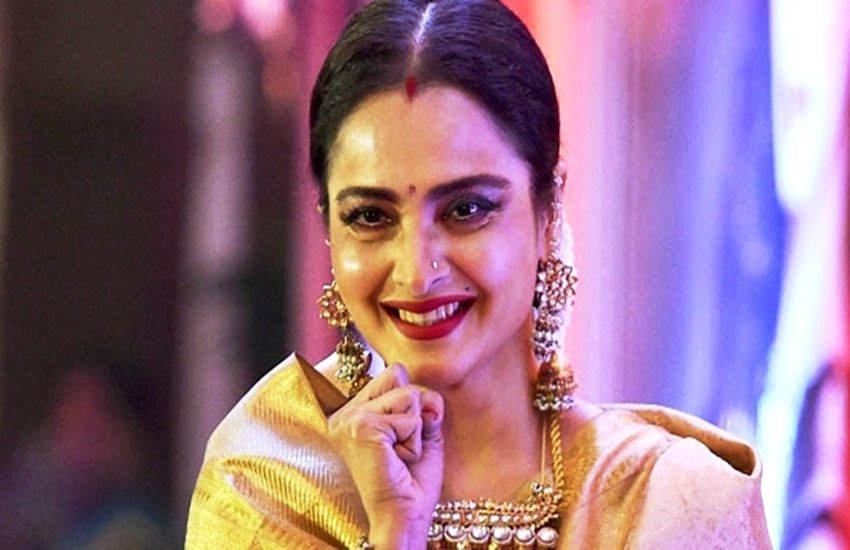 rekha, rekha birthday, rekha roles, rekha top roles, rekha news, rekha iconic roles, rekha movies, rekha films, rekha top films, rekha hot, rekha photos, rekha amitabh bachchan, rekha vinod mehra, Bollywood, Entertainment News
