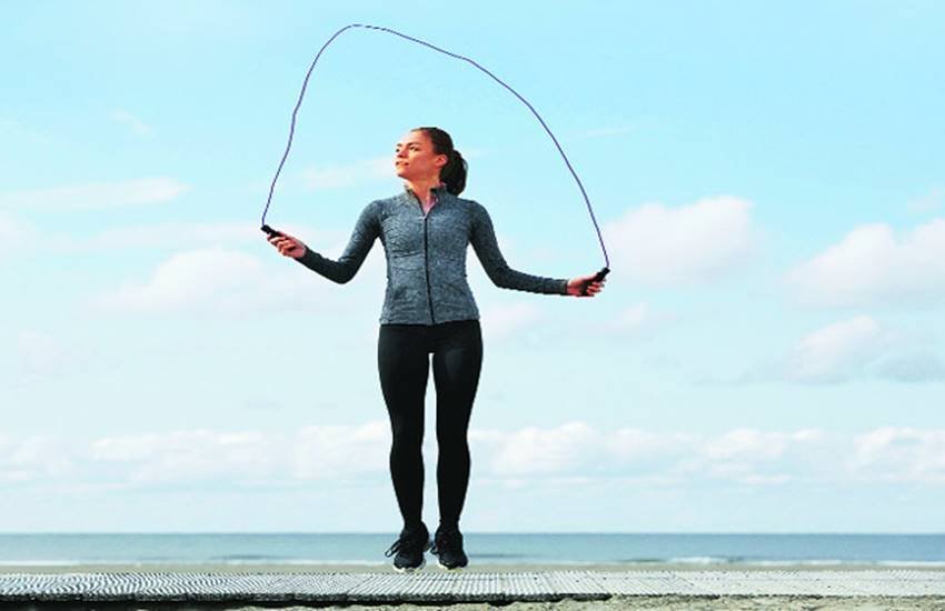 Rope Skipping, jogging, rope skipping best than jogging, foods should eat after rope skipping, Benefits Of Rope Skipping, Advantages Of Rope Skipping, Calorie Burn Tips, Reduce Fatness Tips, Least Time Taking Exercises, Exercise Tips, Depression Free Tips, Health Tips In Hindi, Jansatta Rope Skipping, jogging, rope skipping best than jogging, foods should eat after rope skipping, Benefits Of Rope Skipping, Advantages Of Rope Skipping, Calorie Burn Tips, Reduce Fatness Tips, Least Time Taking Exercises, Exercise Tips, Depression Free Tips, Health Tips In Hindi, Jansatta