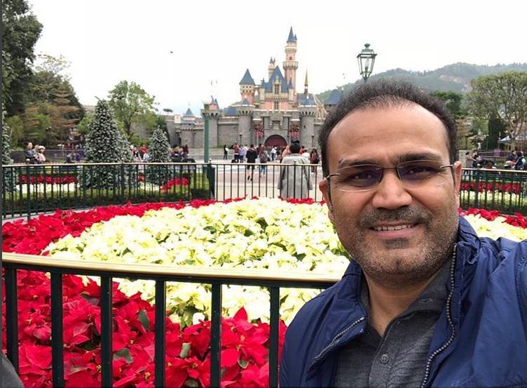 "Cricketer Virender sehwag, Virender sehwag, Aarti Ahlawat, Wife of Virender sehwag, Sehwag and Aarti photo on instagram, Instagram photo, Instagram photo of virender sehwag, Jansatta New