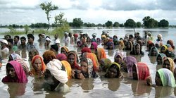 उप्र: बुंदेलखंड के किसानों ने की जल समाधि लेने की कोशिश