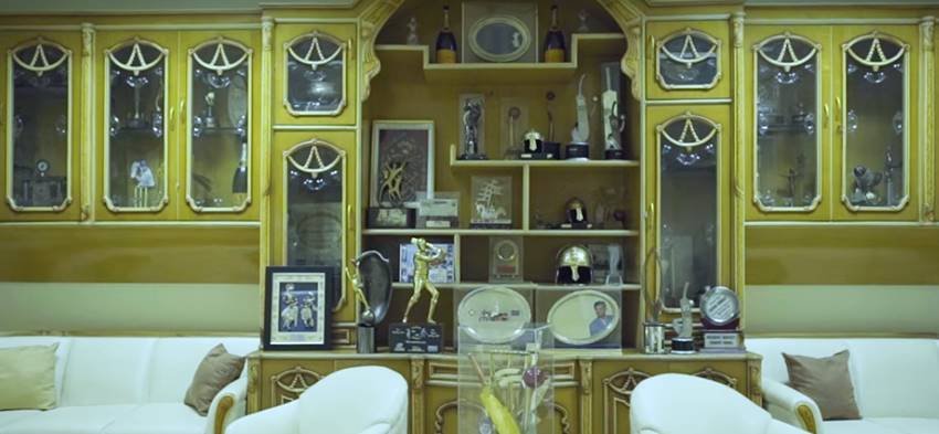 Sourav Ganguly, Sourav Ganguly home, Sourav Ganguly home pics, Sourav Ganguly home photos, Sourav Ganguly house, Sourav Ganguly house pics, Sourav Ganguly house photos, Sourav Ganguly family, Sourav Ganguly pics, Sourav Ganguly photos, Indian Cricketer Sourav Ganguly, Indian Cricketer Sourav Ganguly home, Indian Cricketer Sourav Ganguly house photos, photo gallery