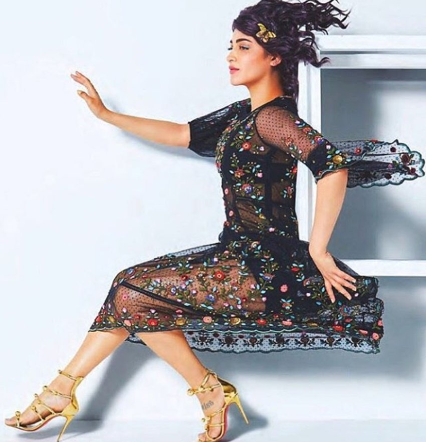 shruti haasan, actress shruti haasan, bollywood actress shruti haasan, south indian actress shruti haasan, shruti haasan photoshoot, shruti haasan photos, shruti haasan bold photos, shruti haasan bold photoshoot, shruti haasan bold avtaar, shruti haasan sizling avtaar, shruti haasan latest photoshoot, shruti haasan hello, Hello Magazine, Shruti Haasan Hot Photoshoot for Hello Magazine, Shruti Haasan Hot photo, Shruti Haasan Hot avtaar, kamal hassan, entertainment, jansatta