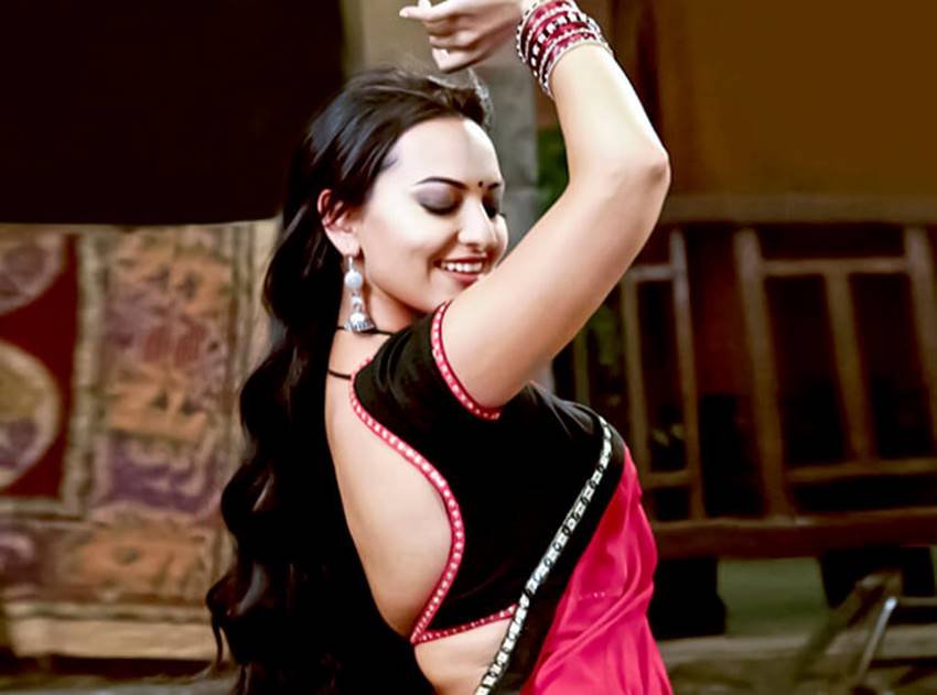 Ranbir Kapoor, Salman Khan, Hrithik Roshan, Sonakshi Sinha, Ranveer Singh, Katrina Kaif, Priyanka Chopra, Akshay Kumar, Shah Rukh Khan, Ranveer Singh Will Charge, Charge 5 Crores, 5 Crores For Performing, 15 Minutes at IPL 2018, Know Others Fees, actor fee, actress fee, fee for private functions, actress fee list, actors fee list, ipl 11, ipl, ipl opening ceremony 2018, ipl opening ceremony 11, photo gallery