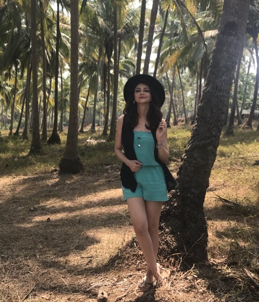 saumya tandon, &TV, saumya tandon, actress saumya tandon, saumya tandon hot photos, gori mem, anita bhabhi, vibhuti narayan, anguri bhabhi, angoori bhabhi, saumya tandon bold photos, saumya tandon in goa, saumya tandon glamourous look, saumya tandon, Bhabhiji ghar par hain, television, entertainment, jansatta