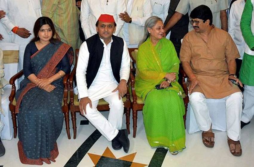 डिनर में राज्यसभा प्रत्याशी जया बच्चन और सांसद डिंपल यादव के साथ ही निर्दलीय विधायक व पूर्व मंत्री रघुराज प्रताप सिंह राजा भैया और विनोद सरोज भी शामिल हुए।