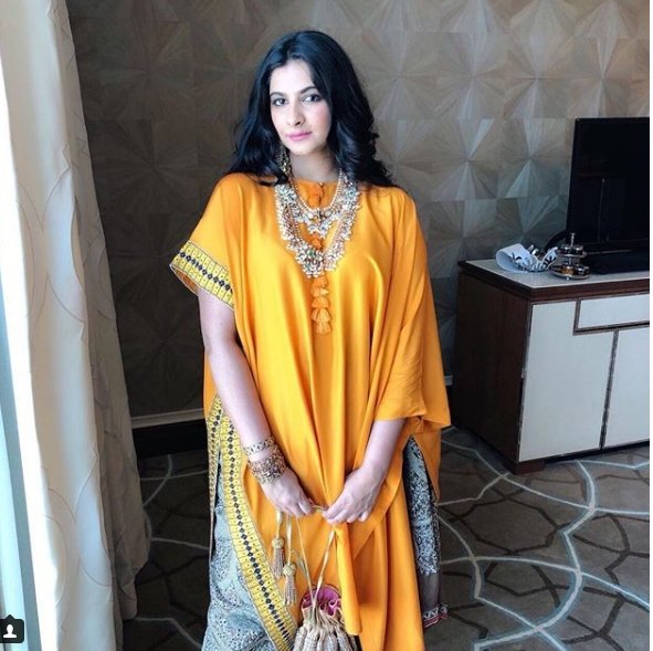 fawad khan with rhea, rhea kapoor, rhea kapoor birthday, anil kapoor's daughter birthday, rhea kapoor photos, sonam kapoor's sister birthay, jansatta photo gallery