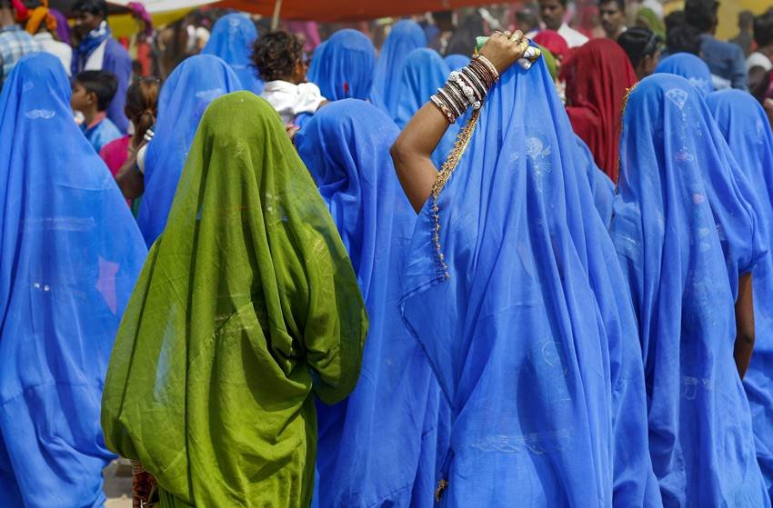 Bhagoria Haat festival, Bhagoria Haat festival to choose their life-partners, holi festival, jansatta photo gallery, Bheel tribal people, holi festival, trible marriage festival