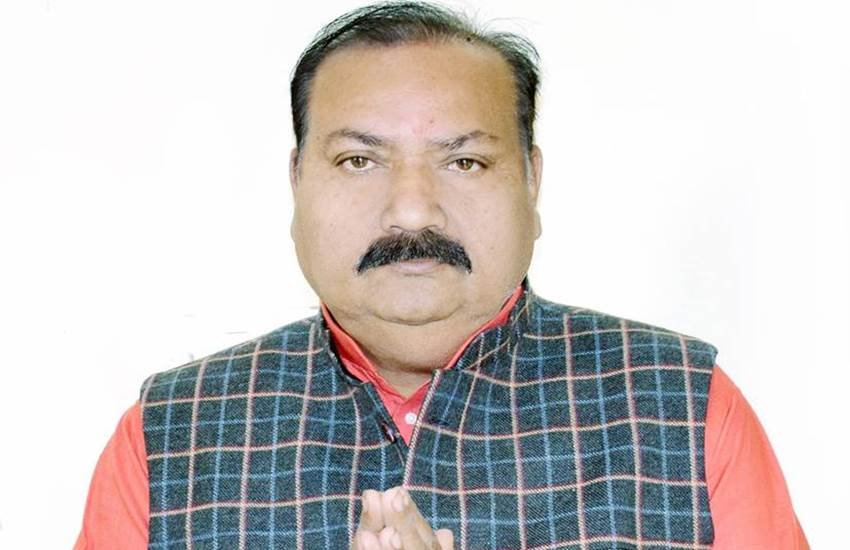 गोरखपुर उपचुनाव के लिए बीजेपी के उम्मीदवार उपेंद्र शुक्ला। (फोटो सोर्स- फेसबुक)