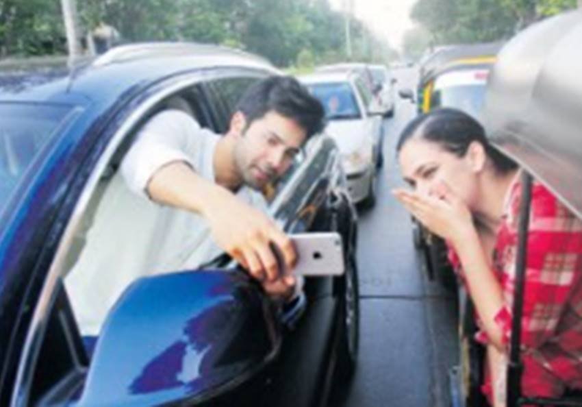 Kunal Kemmu, Kunal Kemmu case, Kunal Kemmu challan, Kunal Kemmu fir, Kunal Kemmu news, Kunal Kemmu pics, Kunal Kemmu photos, Kunal Kemmu pictures, Mumbai Police, Mumbai Police challan, Mumbai Police issues, Mumbai Police action, Varun Dhawan, Varun Dhawan challan, Varun Dhawan pics, Varun Dhawan case, Bollywood Actor Kunal Kemmu, photo gallery