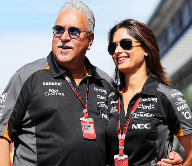 Vijay Mallya,Pinky Lalwani, Vijay Mallya, Enforcement Directorate, FERA rules, Vijay Mallya with his girl friend, Vijay Mallya third marriage, Vijay Mallya marriage, Vijay Mallya with his girls, Vijay Mallya livein relationship
