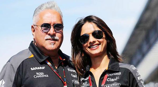 Vijay Mallya,Pinky Lalwani, Vijay Mallya, Enforcement Directorate, FERA rules, Vijay Mallya with his girl friend, Vijay Mallya third marriage, Vijay Mallya marriage, Vijay Mallya with his girls, Vijay Mallya livein relationship