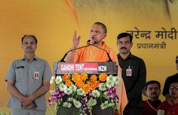 योगी आदित्यनाथ ने किया एलीवेटेड रोड का उद्घाटन, ट्विटर पर लोगों ने अखिलेश यादव को कहा थैंक्स