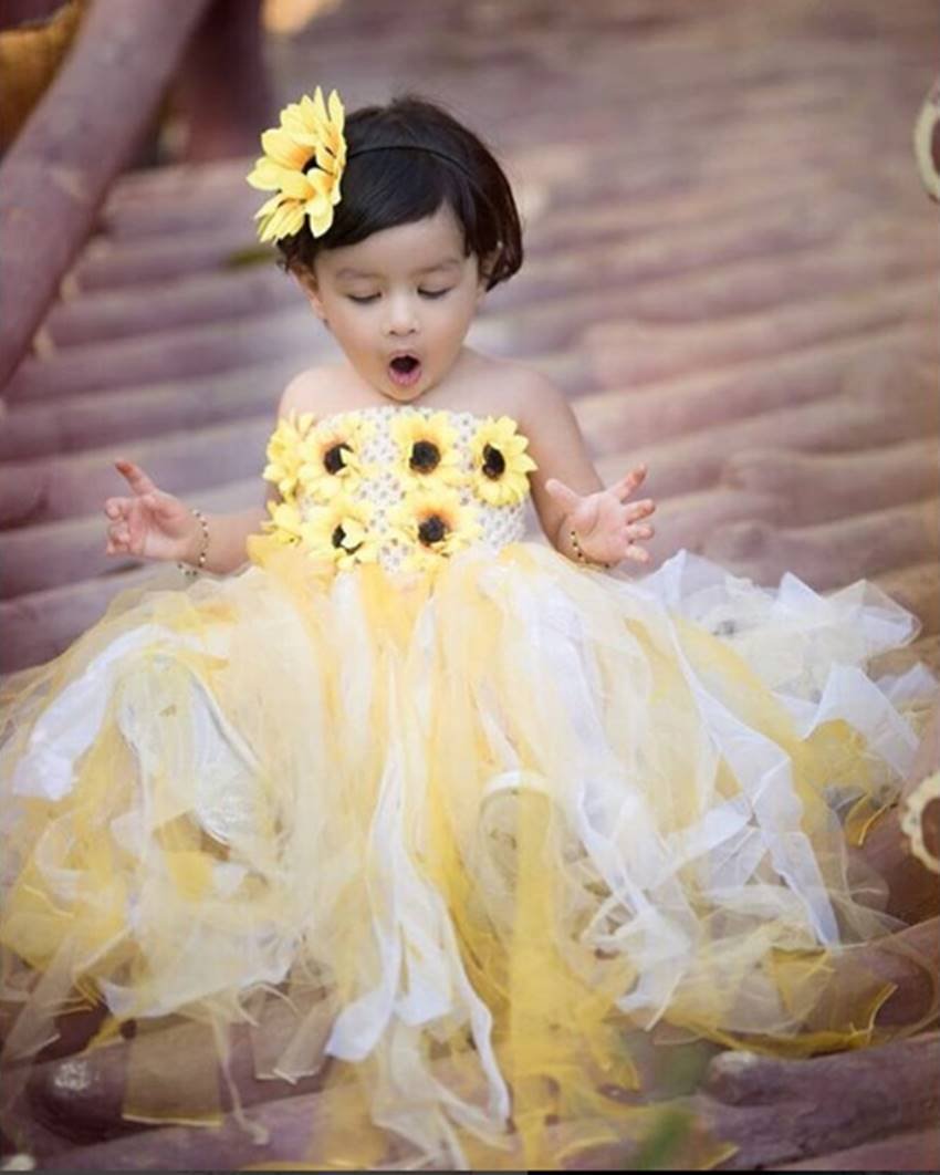 Mahendra Singh Dhoni, Mahendra Singh Dhoni daughter, Ziva, Ziva pics, Ziva photos, Ziva wallpapers, Ziva hd pics, Ziva new pics, Ziva holi pics, Ziva holi photos, Ziva Also Celebrated Holi, Dhoni Daughter Ziva, photo gallery