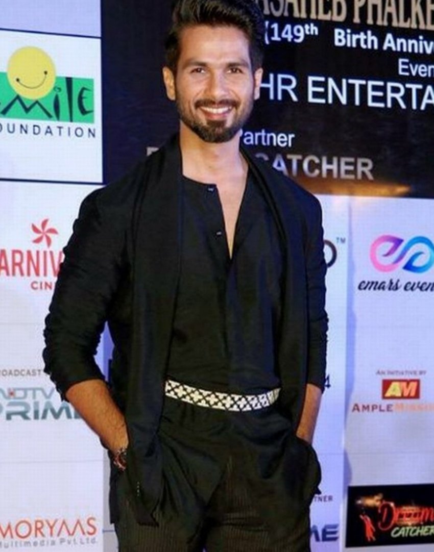 Dadasaheb Phalke Excellence Awards 2018, Dadasaheb Phalke award, shahid kapoor, hina khan, diljit dosanjh, shilpa shetty, jennifer winget, vikas gupta, yuvika chaudhary, shahid kapoor got the award see pictures, hina khan got the award, see pictures of Dadasaheb Phalke Excellence Awards 2018, entertainnment news, bollywood news, television news, entertainnment news, bollywood news, television news