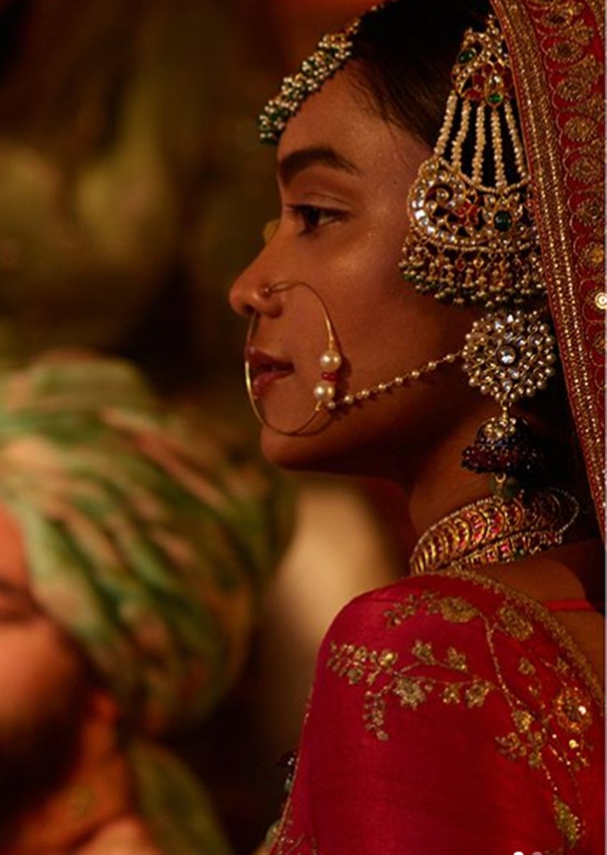 Sabyasachi Mukherjee, Fashion designer Sabyasachi Mukherje, Model Looks Like Sridevi Daughter, Model Looks like Janhvi Kapoor, see pictures of Model Looks like Janhvi Kapoor, entertainment news, bollywood news, television news, entetainment news