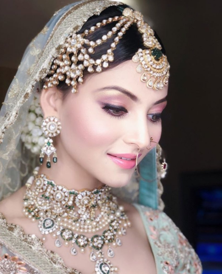 Urvashi Rautela, actress Urvashi Rautela, hate story 4 actress, hate story 4 actress Urvashi Rautela, Urvashi Rautela drop glamorous look, Urvashi Rautela get into treditional dulhan avtaar, see pictures of Urvashi Rautela, entertainment news, bollywood news, television news, entertainment news, bollywood news, television news, entertainment news